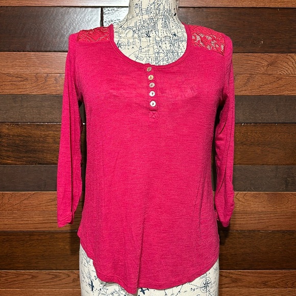 Neon Soul Lacey Scoop Neck Long Sleeve Hot Pink Blouse - Picture 1 of 10